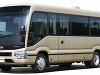 小型バス 日野リエッセII、ボディデザイン一新でゆとりの客室空間を実現 画像