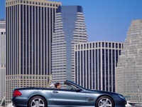 【新型メルセデスベンツ『SL』】兄弟車の展開---350、500、560、AMG 画像