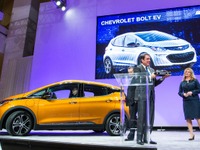 【デトロイトモーターショー2017】ボルト EV、北米カーオブザイヤー受賞 画像