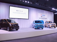 【スズキ ワゴンR 新型】鈴木社長「新しい価値観に対応」…3つの外観デザイン設定 画像