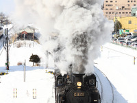 JR北海道のSL列車がディーゼル機関車けん引に…車輪に傷 画像