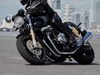 【ホンダ CB1100RS 試乗】玄人を唸らせる、欲張りなロードスター…青木タカオ 画像