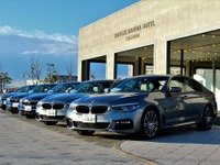 【BMW 5シリーズ 新型】背反する性能を実現するドライビングダイナミクス 画像