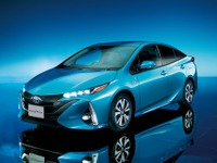 【トヨタ プリウスPHV 新型】EV走行距離を68.2kmに拡大…326万1600円より 画像
