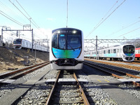 東京メトロ豊洲駅 地下2階フロアに S-TRAIN 指定券券売機 画像