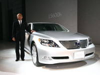 【新聞ウォッチ】レクサス LS600h、3年後の下取りは900万円 画像