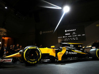【F1】ルノーがR.S.17を発表、カラーリングを一新 画像