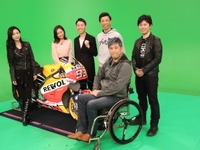 【MotoGP】チュート福田、壇蜜らが魅力を語る特番が3月18日放送！ RC213V を囲んでの番組収録レポ 画像