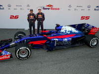 【F1】トロ・ロッソがSTR12を発表、カラーリングを一新 画像