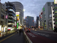 バスタ新宿周辺渋滞の速効対策「既存の構造物に干渉しない方法で」 画像