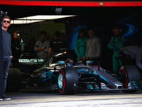 【F1】2016年王者のニコ・ロズベルグがメルセデスピットを訪問 画像