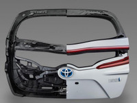 【トヨタ プリウスPHV 新型】CFRP製バックドア、三菱レイヨンの炭素繊維材料を採用 画像