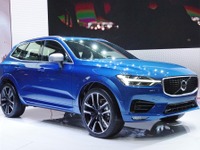 【ジュネーブモーターショー2017】ボルボ XC60 新型、自動操舵機能を搭載 画像