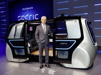 【ジュネーブモーターショー2017】VWのSedric、未来の完全自動運転車は家族の一員?! 画像
