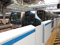 大阪駅のホームドア、まず6番線から 4月22日 画像