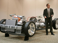 GM、バッテリーに関する開発契約を締結 画像