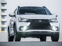 【ニューヨークモーターショー2017】三菱 RVR 2018年型出品予定、車載コネクトを強化 画像