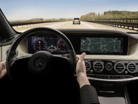 メルセデス Sクラス 改良新型、自動運転技術が進化 画像