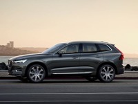 【ニューヨークモーターショー2017】ボルボ XC60 新型、自動運転「パイロットアシスト」が進化 画像