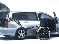 三菱『セディアワゴン』などにセルフトランスポート仕様---車椅子をロボットで 画像