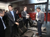 【上海モーターショー2017】レカロ、中国市場に参入…自動運転用シートも視野に 画像