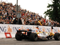 ルノー、南アフリカでストリートデモ実施 画像