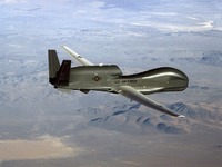 アメリカ空軍、無人偵察機「RQ-4 グローバルホーク」を横田基地へ暫定配備 画像