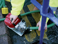 イギリスの大雨でホンダに人気 画像