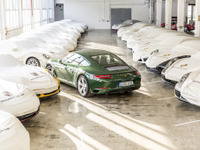 ポルシェ 911、100万台目がラインオフ…7割以上が現在も走行可能 画像