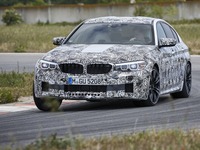 BMW M5 次期型の開発プロトタイプを公開…車載コネクトも進化 画像