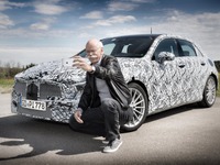 ダイムラー会長、メルセデス Aクラス 次期型のプロトタイプを公開 画像