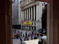 【新聞ウォッチ】トランプ政権疑惑で大揺れの米国…NY株が大暴落、業績不振のフォードは大規模リストラ計画 画像