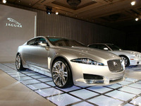 【ジャガー C-XF 日本公開】XJの下位車種? 画像