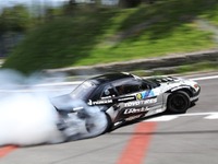 おばあちゃんも仰天 !! D1チャンプの農道ドリフトパフォーマンス［動画］ 画像