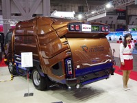 【2017NEW環境展】「カッコいいゴミ収集車」はもはやトレンド? 環境への配慮、見た目にも 画像