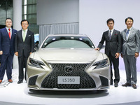 レクサス LS 新型にエントリーモデル追加…自然吸気V6搭載 画像