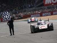 【ルマン24時間】序盤のトラブルから見事な大逆転劇…ポルシェ2号車が波乱のルマンを制する［決勝レース詳報］ 画像