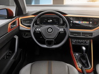 VW ポロ 新型、最新コネクト採用---コックピットはデジタル化 画像
