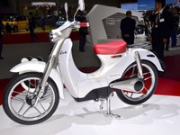 【ホンダコレクションホール 歴代カブ試乗】まもなく生産累計1億台！ 60周年の2018年には電動化!? 画像