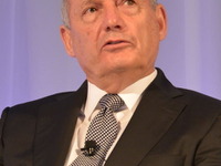 ロン・デニス氏、マクラーレン株をすべて売却…会長職も辞任 画像