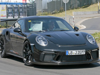 ポルシェ 911 GT3 RS 次期型、さらに攻撃的スタイルで9月登場へ 画像