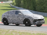 ランボルギーニの世界最速SUV、PHVは700馬力へ…2018年秋登場か 画像