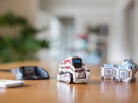 【タカラトミー コズモ】映画から飛び出してきた? やんちゃな AI ロボット 画像
