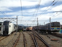 【夏休み】189系など富士急乗入れのJR車両が勢揃い…河口湖駅で「3並び」撮影会 画像