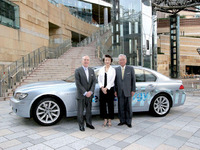 森ビル社長夫妻がBMW ハイドロジェン7 に試乗 画像