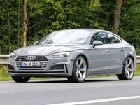 アウディ RS5 に本命「スポーツバック」投入へ…テスト風景を目撃 画像