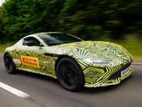 ボンドカーそのまま市販化!? アストンマーティン ヴァンテージ 新型、スクープ写真を入手 画像