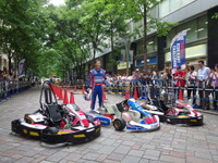 東京都心を佐藤琢磨がカートでパパパァーン!! スポーツは入口が大事 画像