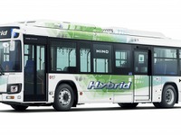 路線バス 日野ブルーリボン など3機種を改良…新排出ガス規制に適合 画像