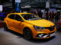 【フランクフルトモーターショー2017】ルノー メガーヌ R.S.、新型を公開…1.8ターボは280hp 画像